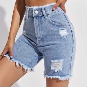 Raw Hem Heart Shaped Pockets Denim Shorts